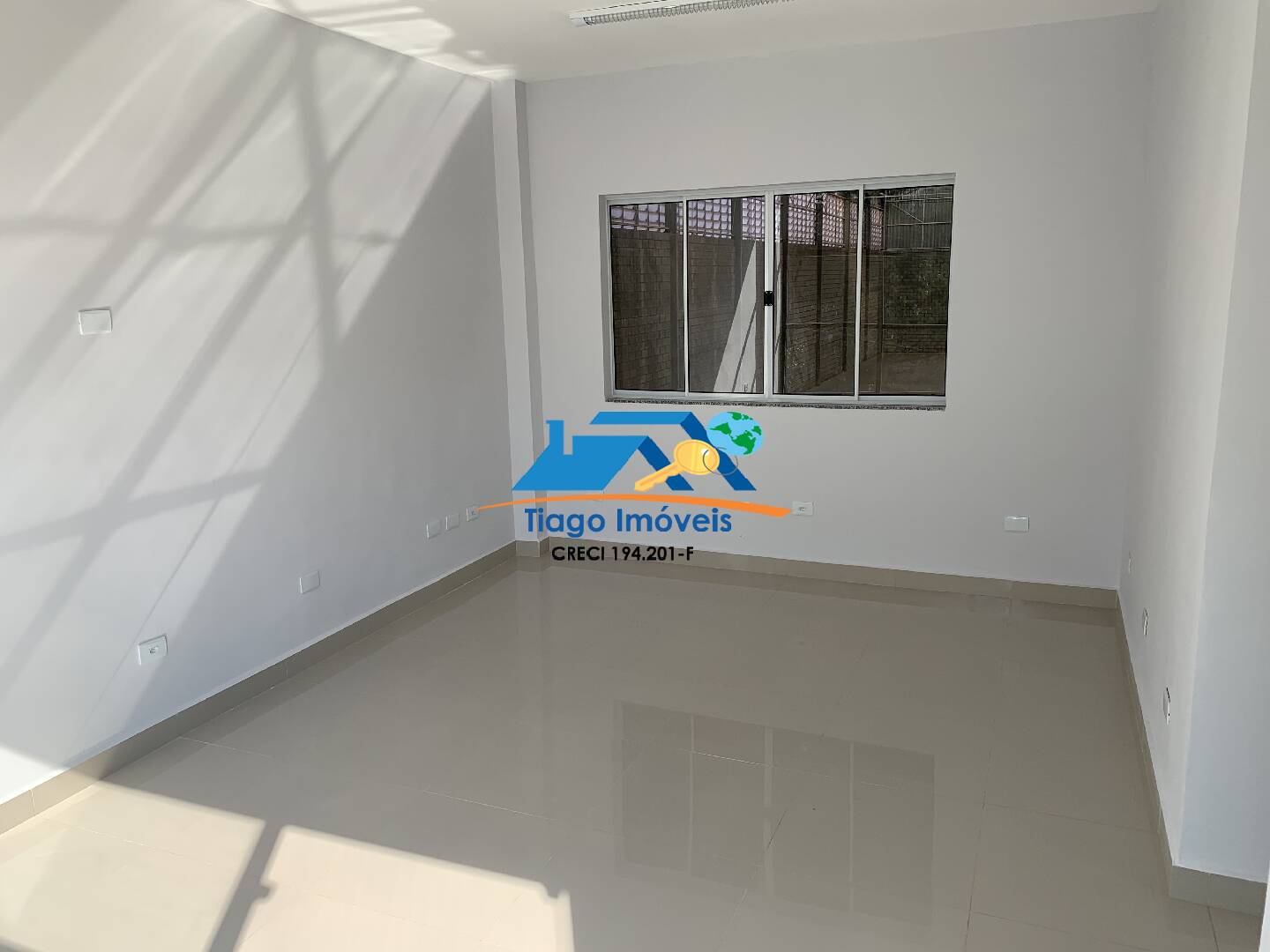 Depósito-Galpão-Armazém à venda e aluguel, 1750m² - Foto 15