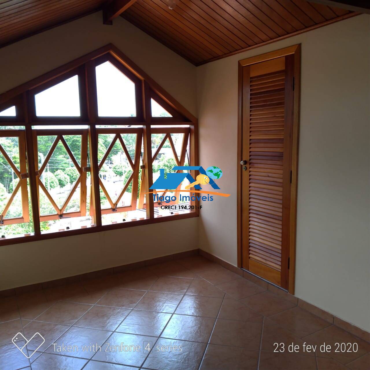 Casa de Condomínio à venda com 4 quartos, 300m² - Foto 16