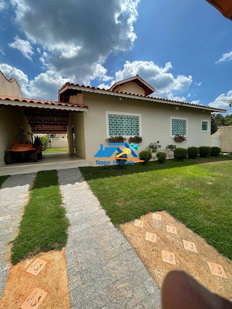 Casa à venda com 1 quarto, 750m² - Foto 2