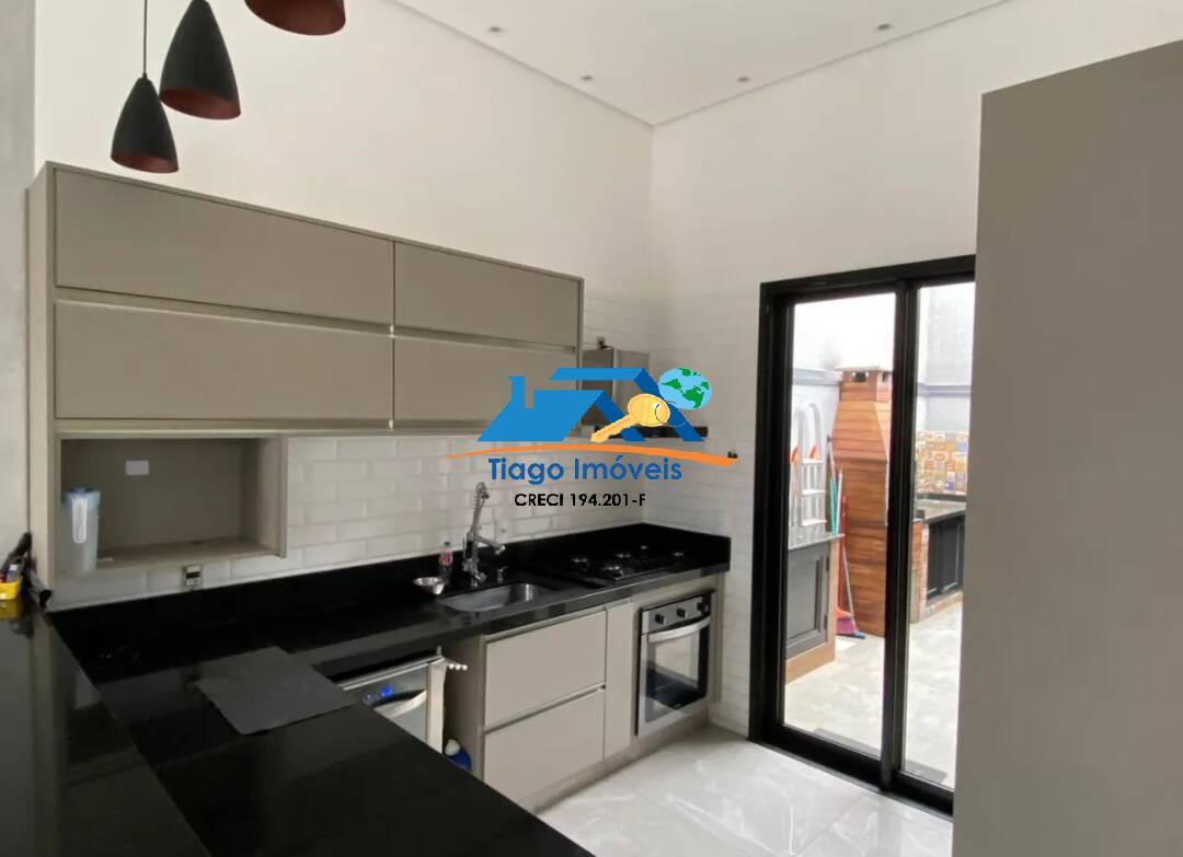 Casa à venda com 4 quartos, 140m² - Foto 4