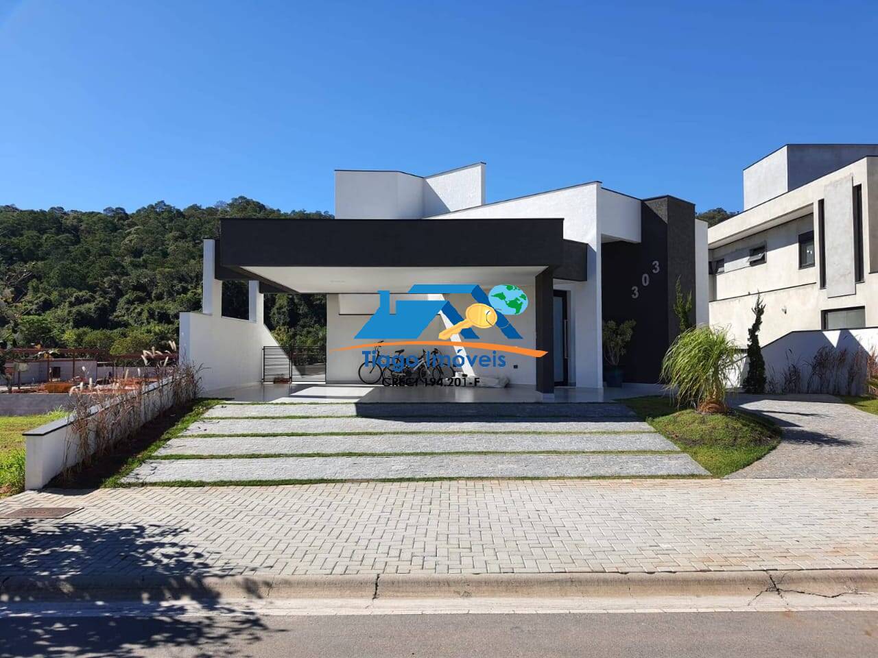 Casa de Condomínio à venda com 4 quartos, 500m² - Foto 1