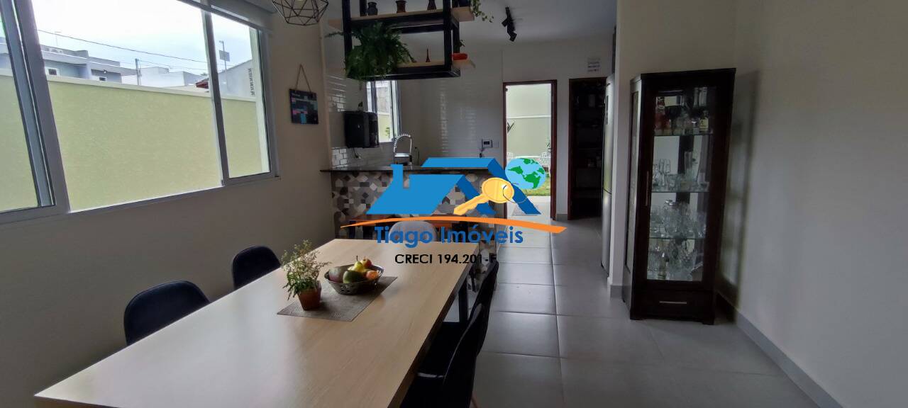 Casa à venda com 3 quartos, 150m² - Foto 2