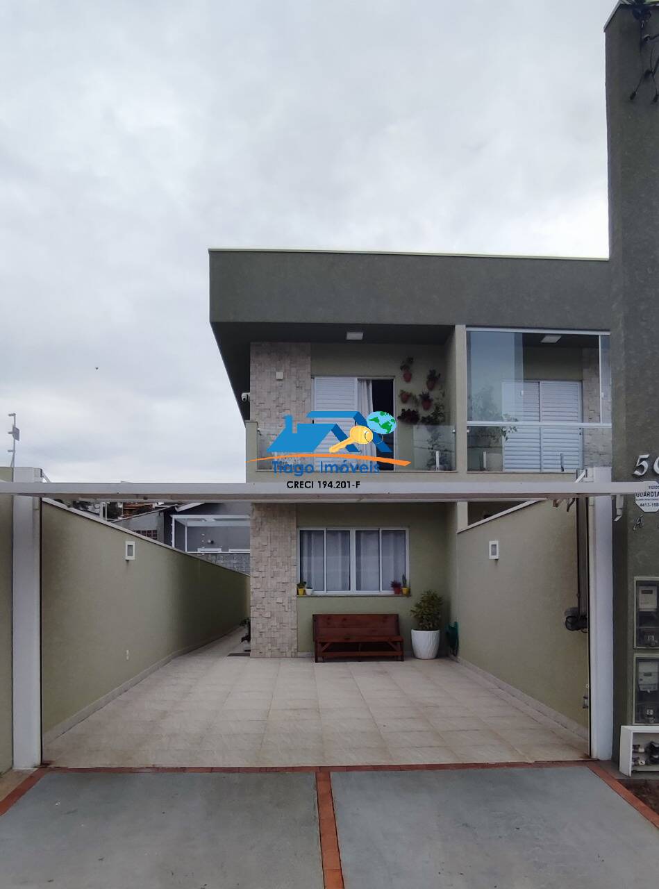 Casa à venda com 3 quartos, 150m² - Foto 1