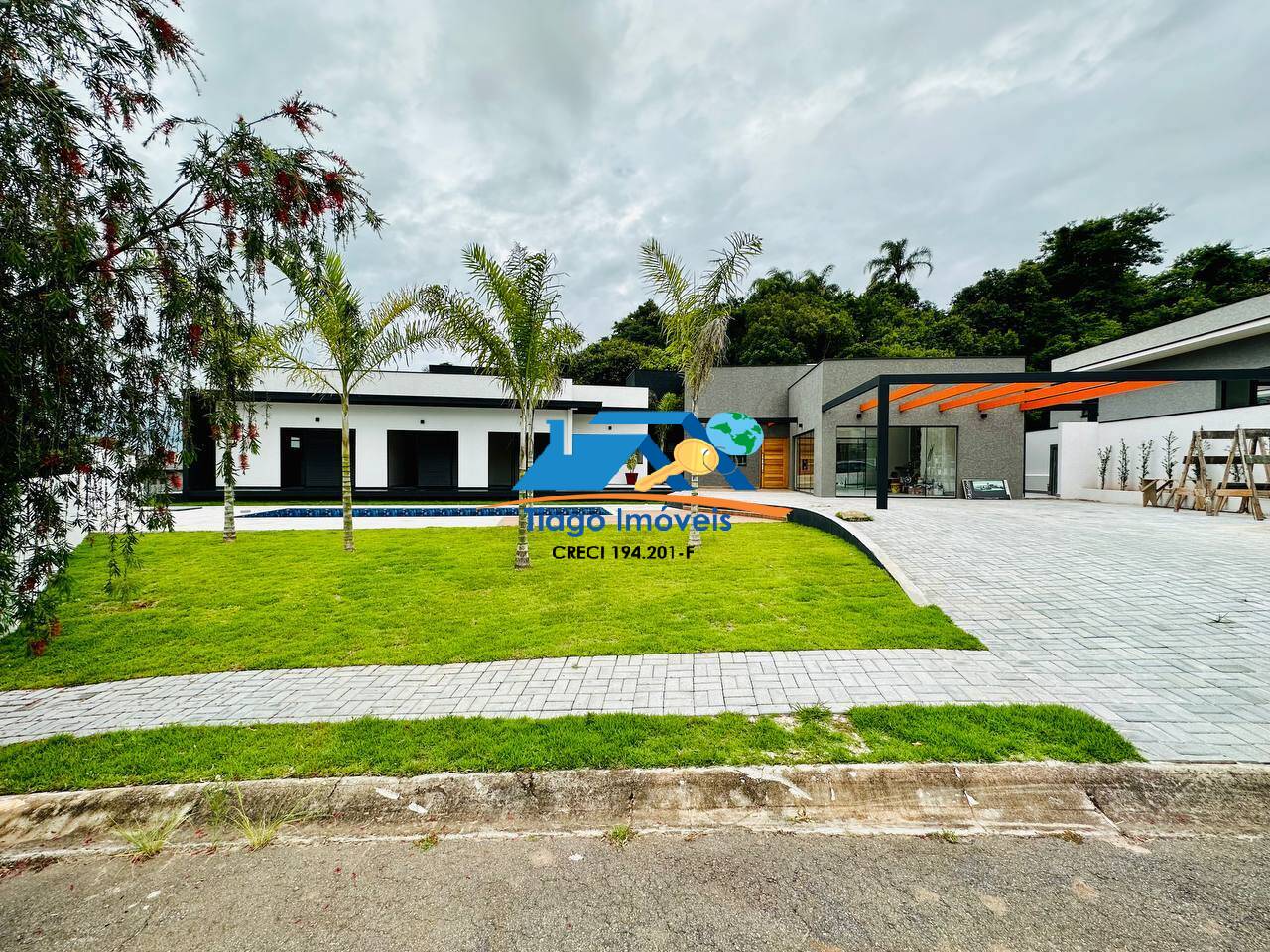 Casa de Condomínio à venda com 3 quartos, 810m² - Foto 2