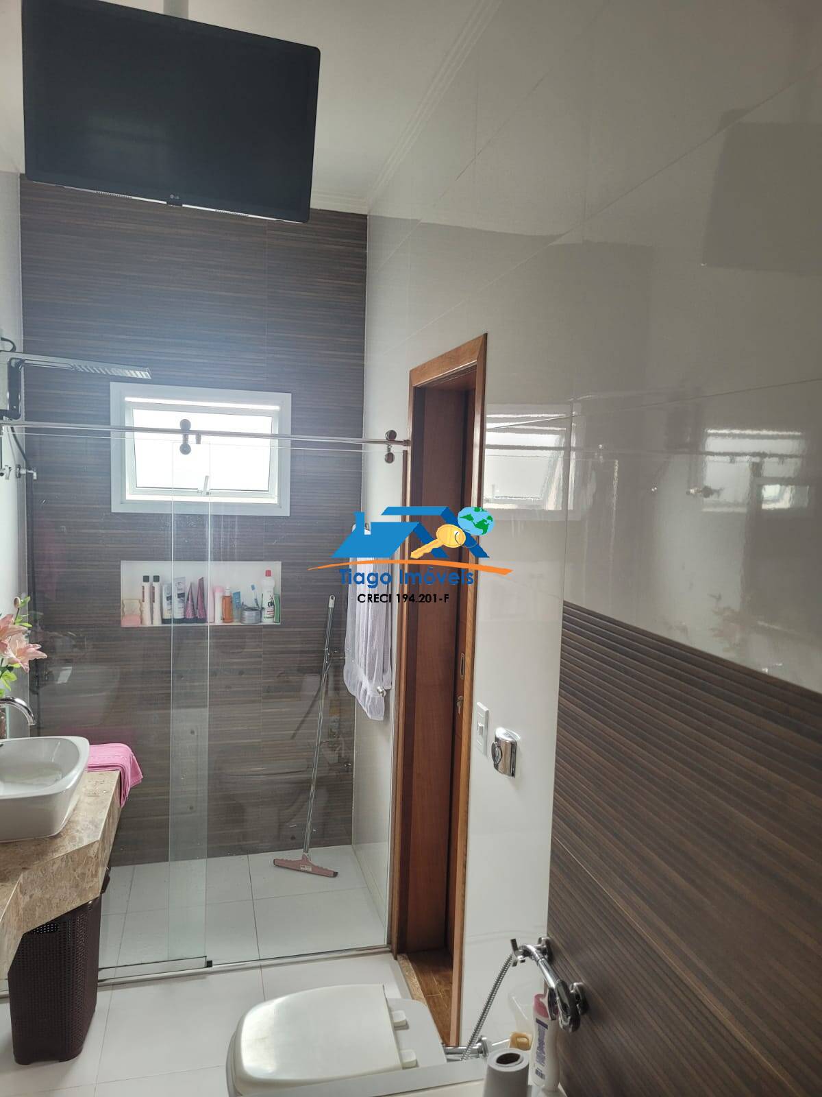 Casa à venda e aluguel com 4 quartos, 300m² - Foto 11