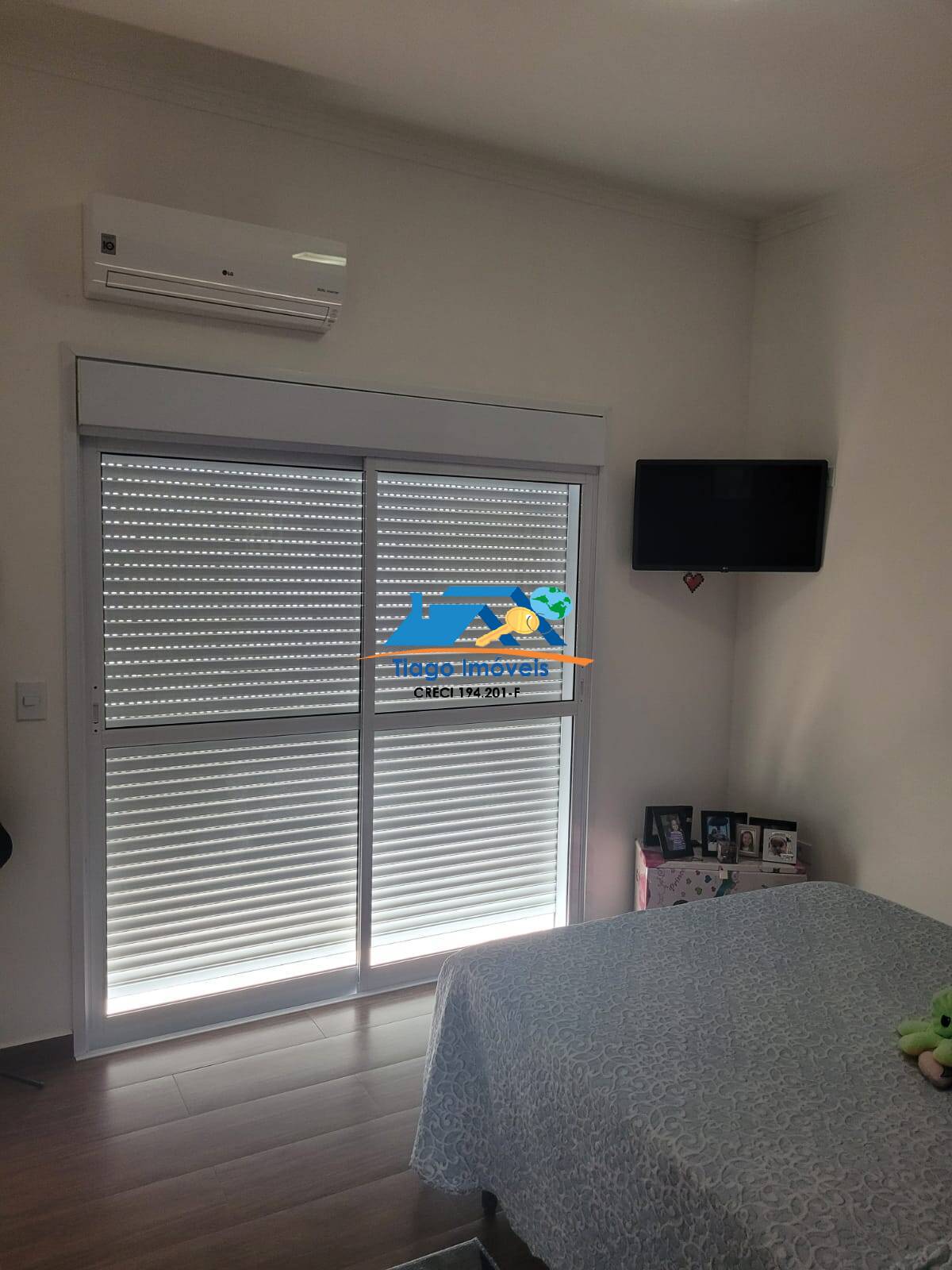 Casa à venda e aluguel com 4 quartos, 300m² - Foto 9