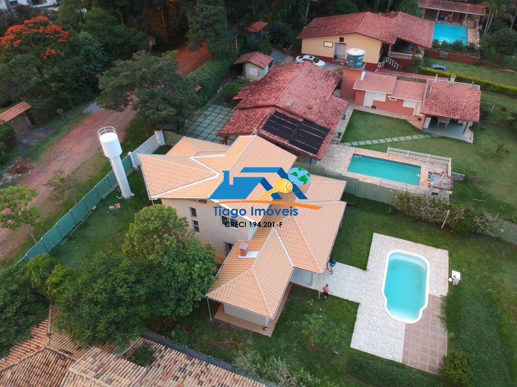 Casa à venda com 3 quartos, 1000m² - Foto 2