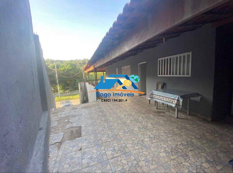 Casa à venda com 2 quartos, 300m² - Foto 2