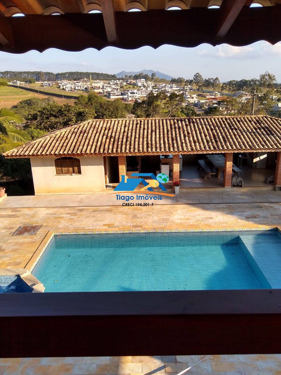 Fazenda à venda com 3 quartos, 2384m² - Foto 2