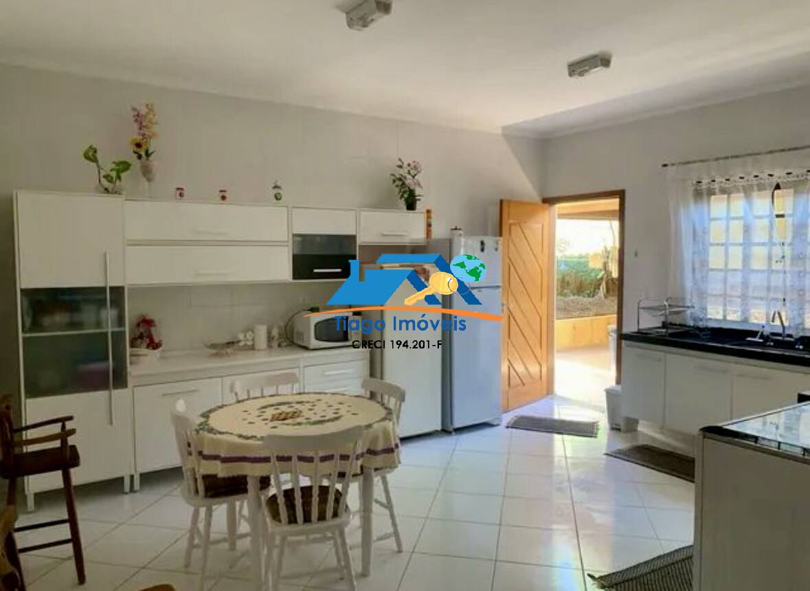 Casa à venda com 5 quartos, 1600m² - Foto 14