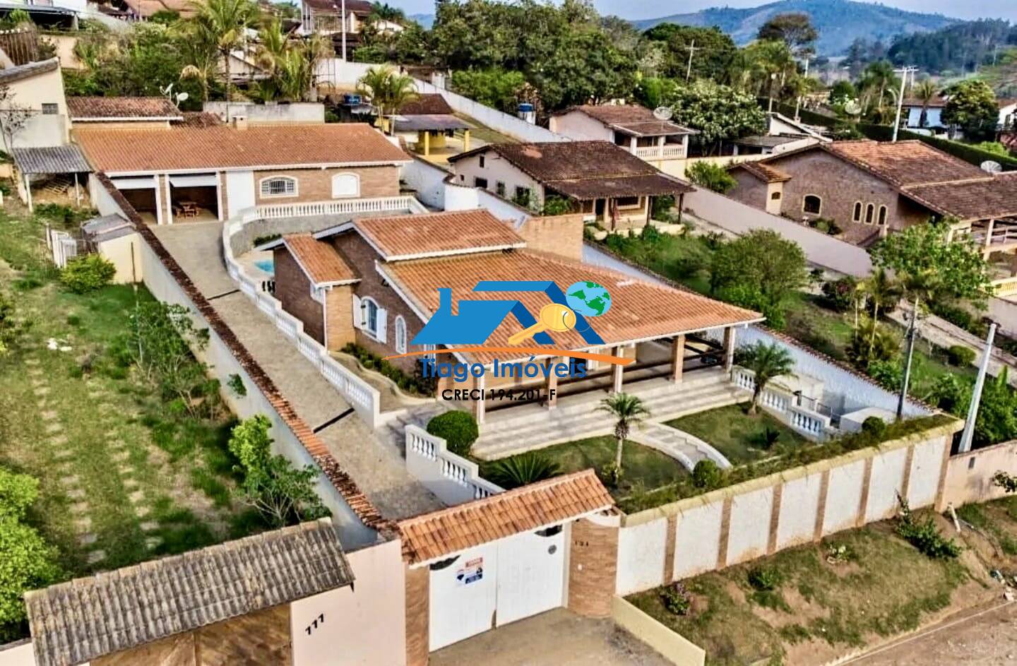 Casa à venda com 3 quartos, 800m² - Foto 2